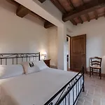 布鲁城堡公寓 *