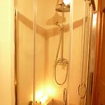 布鲁城堡公寓