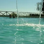 布鲁城堡公寓 *